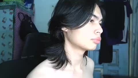 asian_babyboi online show from 11, 11, 2025