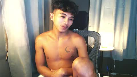 Snapshot of asian_hunk_moreno chatting on 20, 7, 2026 Yuri online show from 20, 7, 2026