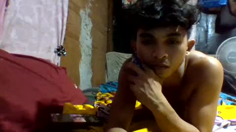 Snapshot of asian_hunk_moreno chatting on 1, 8, 2026 Yuri online show from 1, 8, 2026
