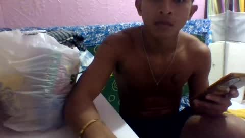 Snapshot of asian_hunk_moreno chatting on 5, 8, 2026 Yuri online show from 5, 8, 2026