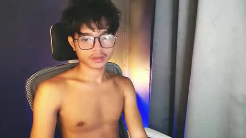 Snapshot of asian_mjxx chatting on 19, 5, 2026 cCALL ME MJ online show from 19, 5, 2026