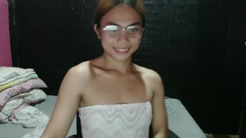 Snapshot of asian_reyshell chatting on 6, 1, 2025 Reyshell online show from 6, 1, 2025