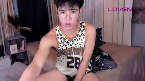 asiancum_peter online show from 10, 6, 2026