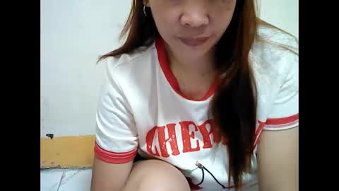 Snapshot of asiancutie143 chatting on 15, 10, 2025 asiancutie143 online show from 15, 10, 2025