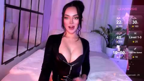 Miss Nia online show from 17, 12, 2024