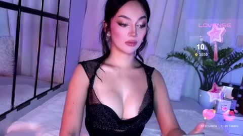 Miss Nia online show from 19, 12, 2024