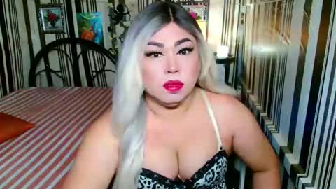 Snapshot of asiansexsymbol chatting on 27, 4, 2026 rhegz online show from 27, 4, 2026