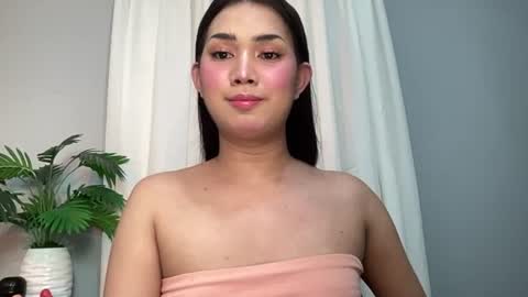 Lily online show from 4, 7, 2026