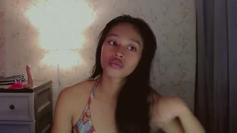 kisses online show from 5, 4, 2026