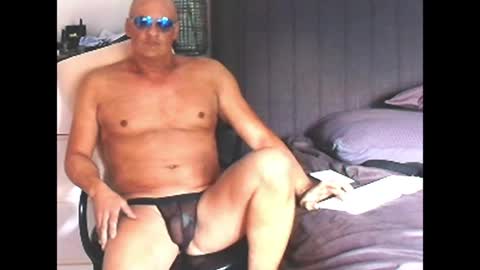 Snapshot of askil8802 chatting on 16, 4, 2026 askil8802 online show from 16, 4, 2026