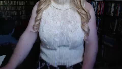 Snapshot of aspen_vale chatting on 17, 5, 2026 Aspen Vale online show from 17, 5, 2026