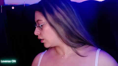 Snapshot of aspenruss chatting on 13, 10, 2025 online show from 13, 10, 2025