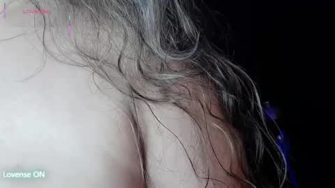 Snapshot of aspenruss chatting on 18, 10, 2025 online show from 18, 10, 2025