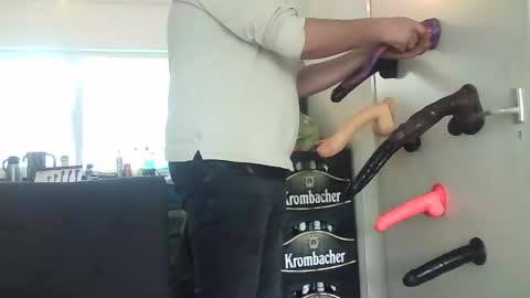 sissyslut online show from 9, 3, 2025