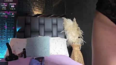 Snapshot of assia_roos chatting on 4, 5, 2026 Nahomi online show from 4, 5, 2026