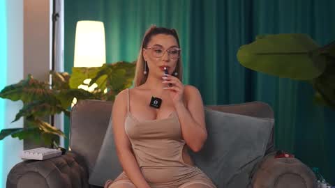 Snapshot of assmerising chatting on 6, 2, 2026 Starting 930 PM EU TIME online show from 6, 2, 2026