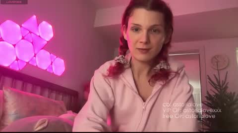 Snapshot of astorialove chatting on 19, 12, 2025 AstoriaLove online show from 19, 12, 2025