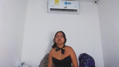 Snapshot of astridvagina18 chatting on 13, 12, 2024 ASTRID online show from 13, 12, 2024