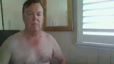 Snapshot of astute008 chatting on 19, 11, 2025 astute008 online show from 19, 11, 2025