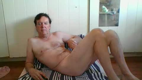 Snapshot of astute008 chatting on 9, 2, 2026 astute008 online show from 9, 2, 2026