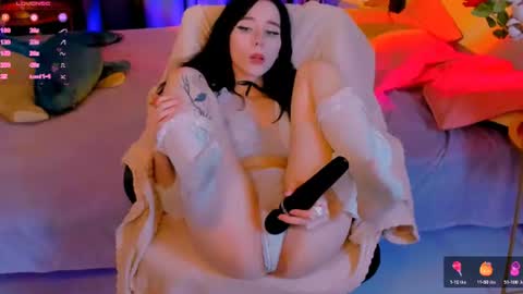 Snapshot of asuka_miu chatting on 8, 7, 2026 Asuka online show from 8, 7, 2026