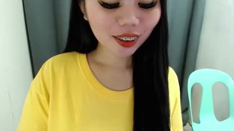 Snapshot of asuna_charming chatting on 22, 4, 2026 asuna_charming online show from 22, 4, 2026