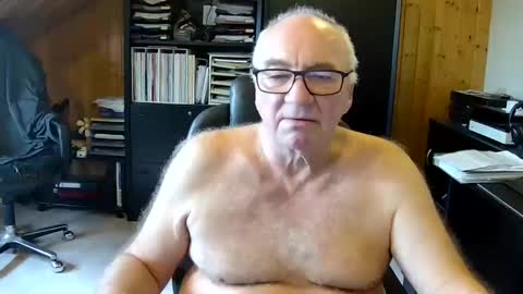 asusandy online show from 4, 1, 2025