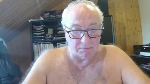 Snapshot of asusandy chatting on 9, 2, 2026 asusandy online show from 9, 2, 2026