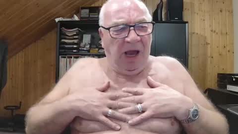 Snapshot of asusandy chatting on 24, 2, 2026 asusandy online show from 24, 2, 2026