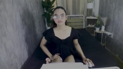 atashakendall online show from 13, 12, 2025