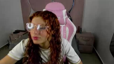 Snapshot of ateneaxht chatting on 27, 6, 2026 ateneaxht online show from 27, 6, 2026
