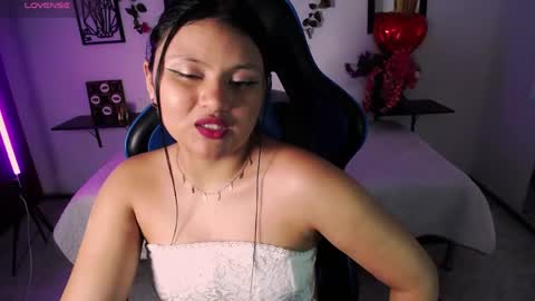 Snapshot of athena_snaw chatting on 7, 5, 2026 athena_snaw online show from 7, 5, 2026