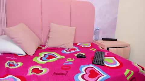 Snapshot of atheneaandsparthano chatting on 13, 6, 2026 Athenea online show from 13, 6, 2026