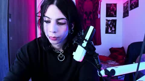 athenauwu online show from 7, 10, 2025