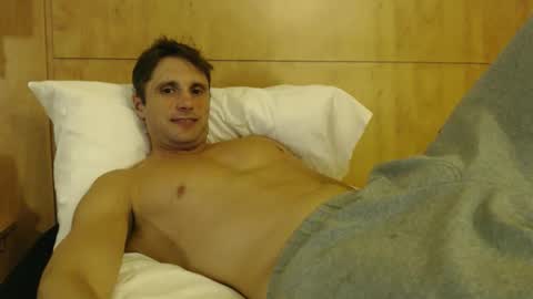 Snapshot of athleteguy55555 chatting on 19, 4, 2026 tommycb55555 online show from 19, 4, 2026