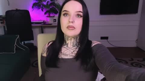 online every day between 10am-23pm online show from 10, 4, 2026