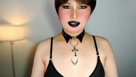 Snapshot of audreyholloway chatting on 7, 6, 2026 Audrey online show from 7, 6, 2026