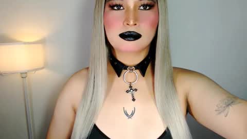 Snapshot of audreyholloway chatting on 11, 6, 2026 Audrey online show from 11, 6, 2026