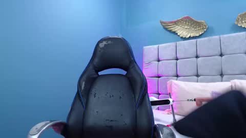 Aura Arnau online show from 7, 1, 2026