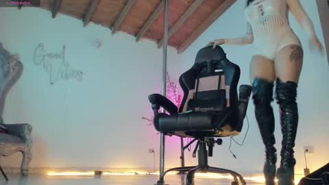 aura online show from 10, 3, 2025