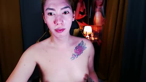 Snapshot of aurakharisma_xx chatting on 25, 4, 2026 Miss awra online show from 25, 4, 2026