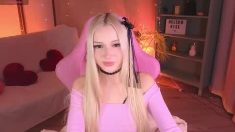 Snapshot of aurasanrise chatting on 15, 4, 2026 Aura online show from 15, 4, 2026
