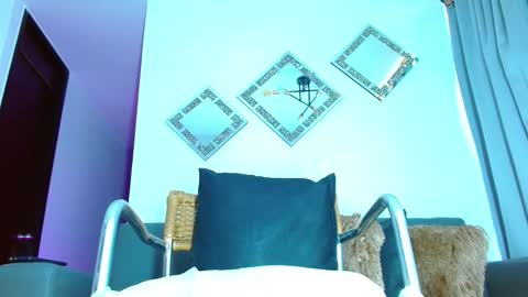 Snapshot of aurimelvalentina chatting on 10, 10, 2025 aurimel valentina online show from 10, 10, 2025