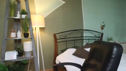 Aurora online show from 5, 3, 2025