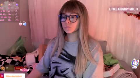 Snapshot of aurora_blaack chatting on 9, 11, 2025 val online show from 9, 11, 2025