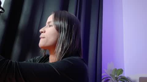 aurora_collins08 online show from 28, 5, 2026