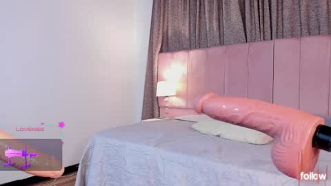 Snapshot of aurora_divine chatting on 8, 1, 2025 aurora_divine online show from 8, 1, 2025