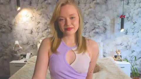 Snapshot of aurora_golden chatting on 11, 6, 2026 Kate online show from 11, 6, 2026