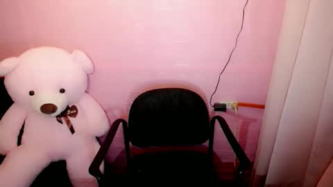 Snapshot of aurora_more chatting on 22, 12, 2025 cute online show from 22, 12, 2025