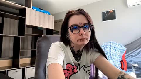 Snapshot of aurora_spell chatting on 26, 9, 2025 Milana online show from 26, 9, 2025